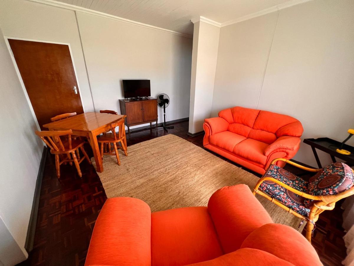 Firefly Budget Friendly Guest House Kempton Park Exterior foto