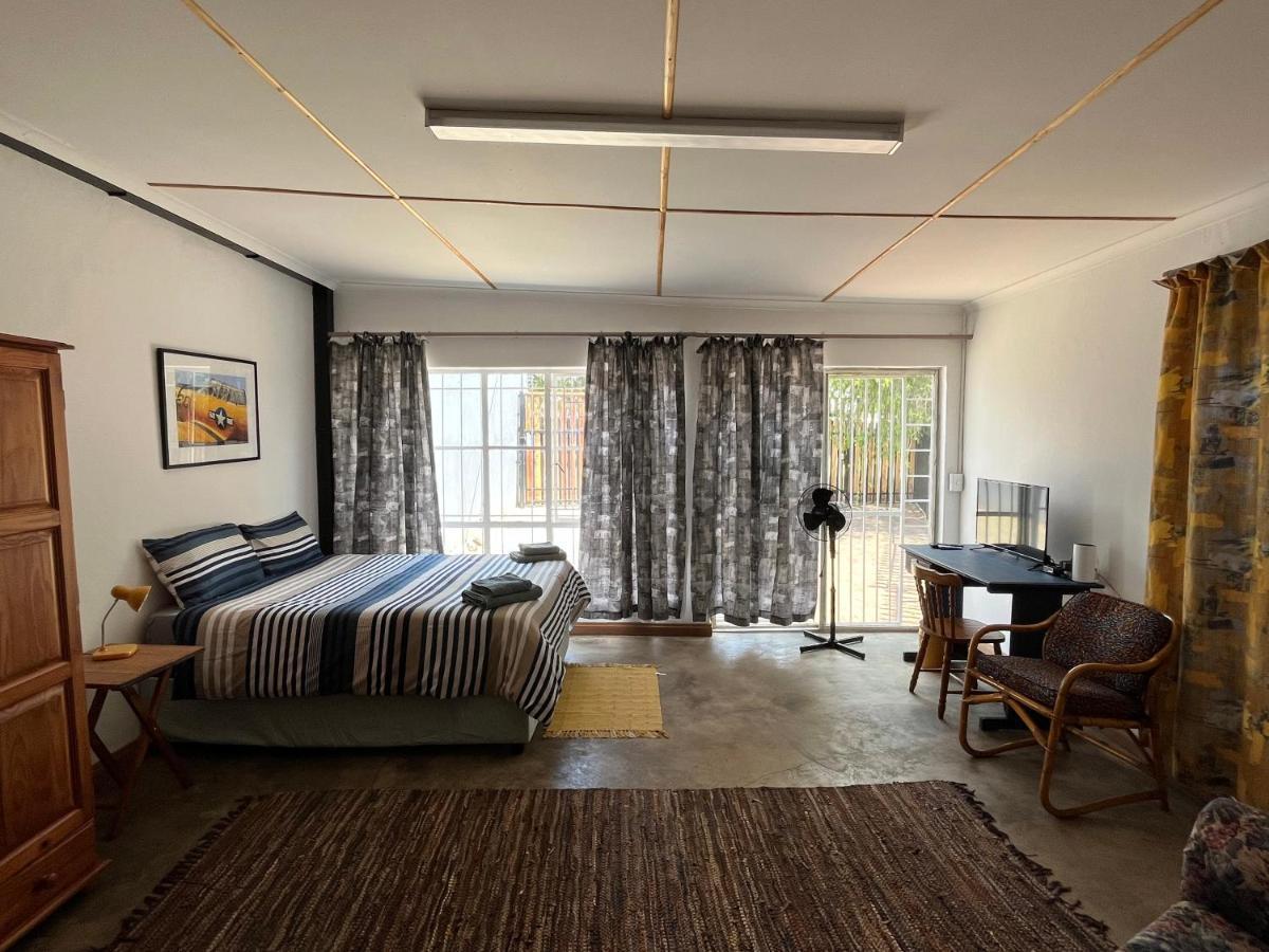 Firefly Budget Friendly Guest House Kempton Park Exterior foto