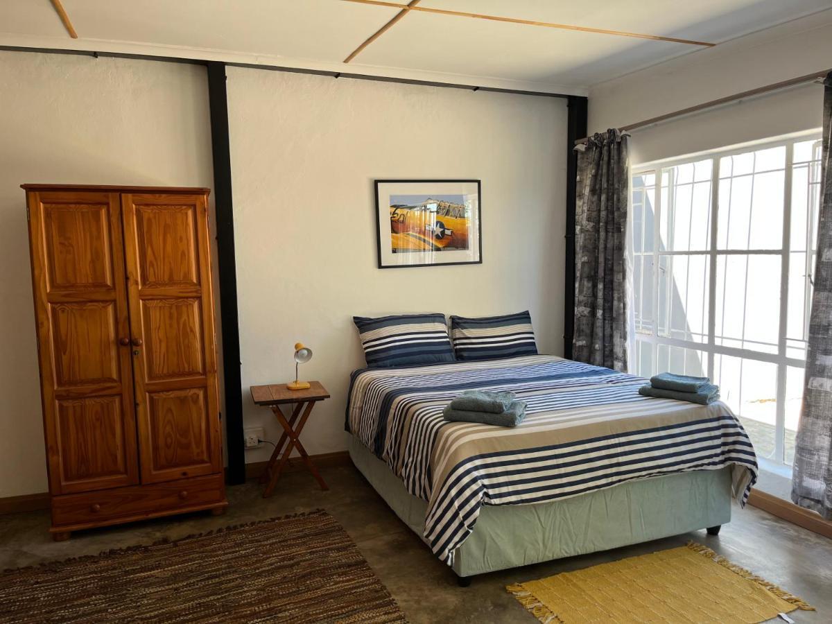 Firefly Budget Friendly Guest House Kempton Park Exterior foto