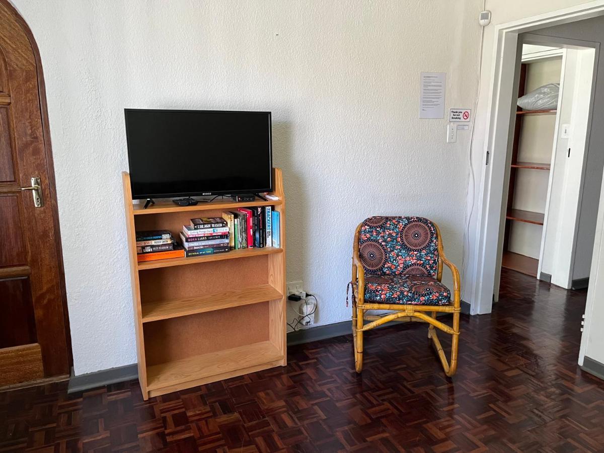 Firefly Budget Friendly Guest House Kempton Park Exterior foto
